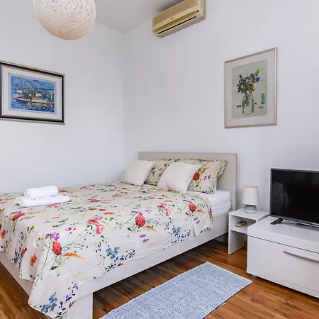 Apartman Zara *